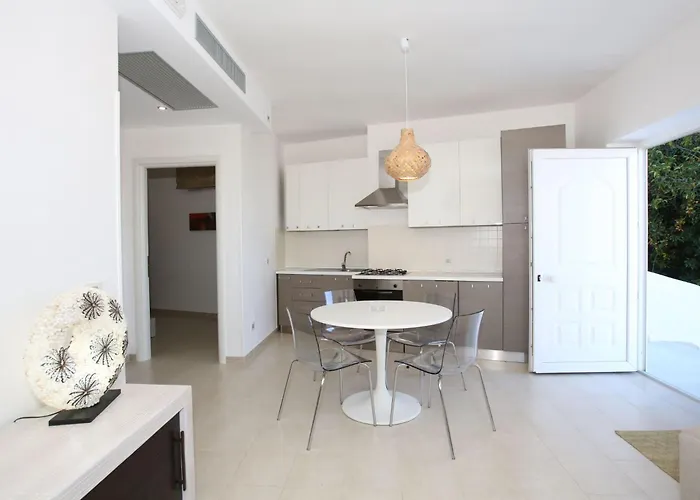 度假居 Hecate Mit Panoramapool By Interhome *